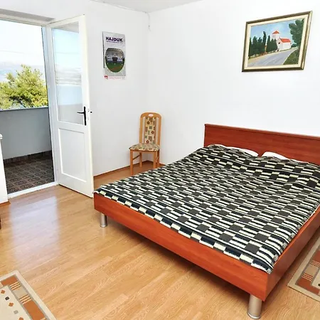 Apartment By The Sea Arbanija, Ciovo - 1085 Trogir